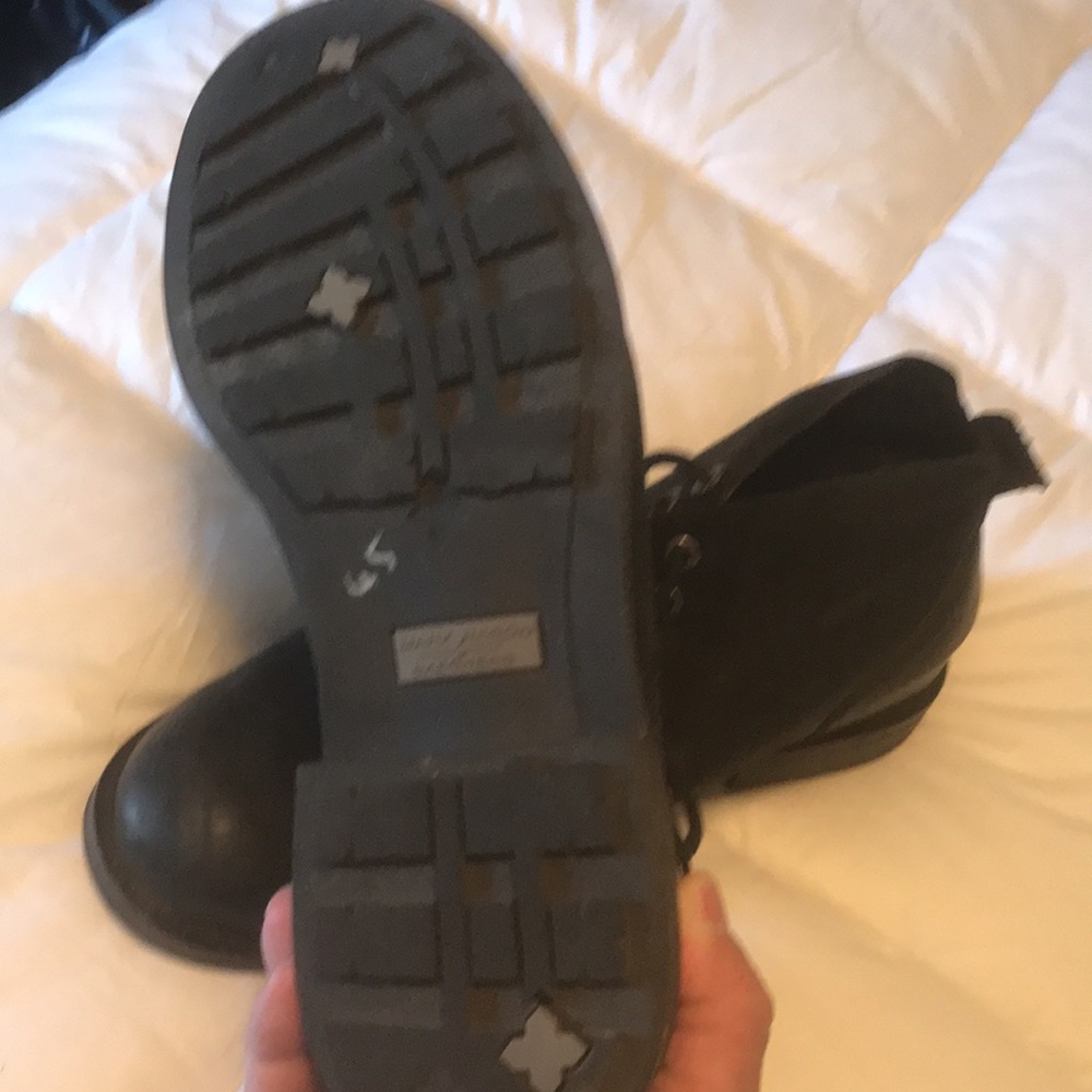 Excellent Condition Like New - Picture 3 of 4